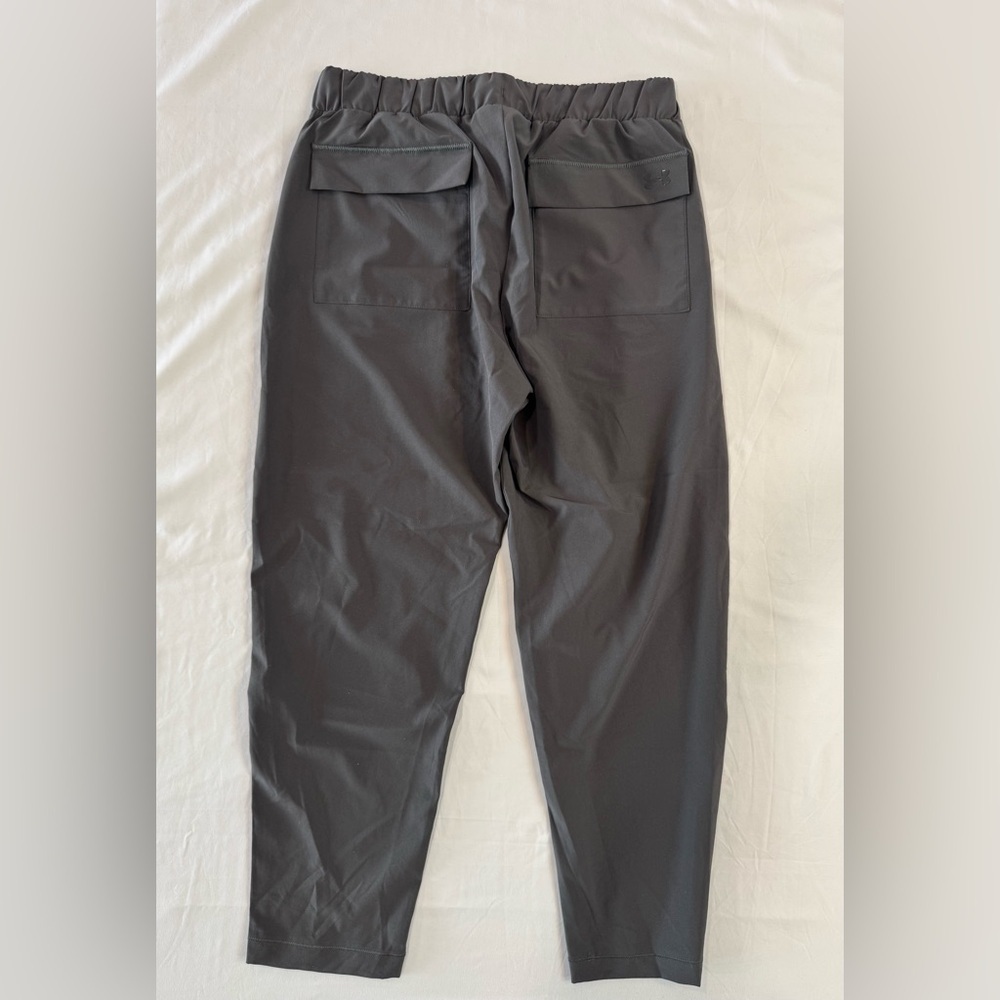 Under Armour Women’s Gray Jogger Pants S NWT Lightweight Athletic Travel Pants